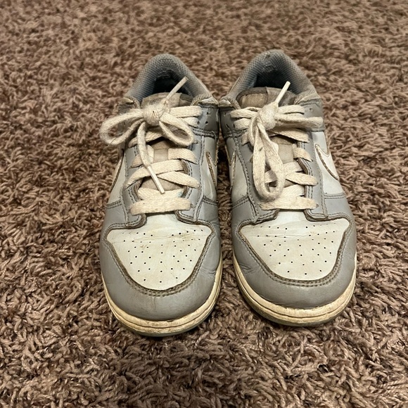 Boys Nike dunks low - Picture 2 of 2